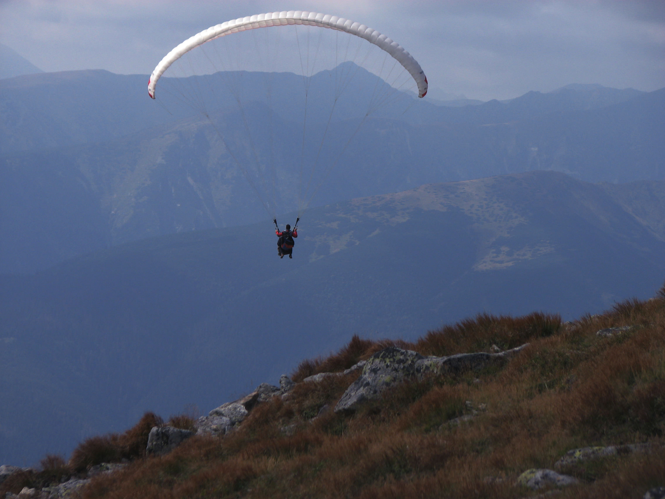 paragliding parachutes